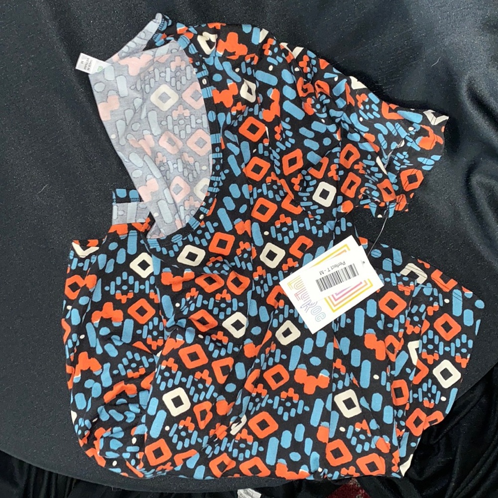 Lularoe BRAND NEW Perfect T